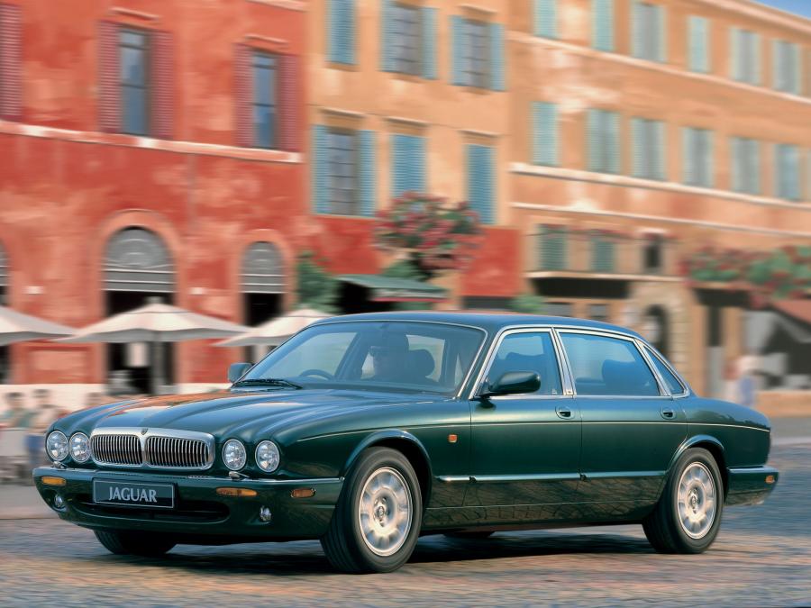  Jaguar XJ8 (X300) 1997 года  (фото 21 из 23)